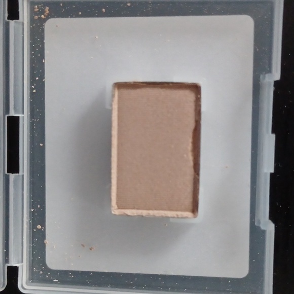 Mary Kay "Spun Silk" Mineral Eye Colour NEW BOGO 50% - Picture 3 of 4